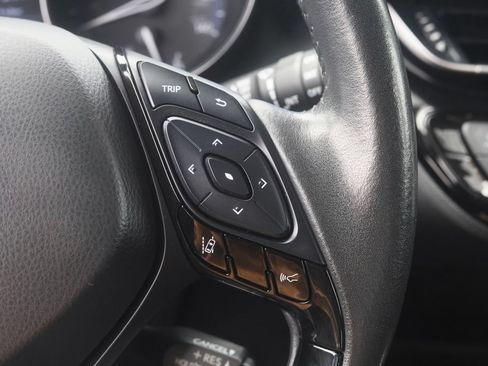 Certified 2021 Toyota C-HR XLE FWD image 12