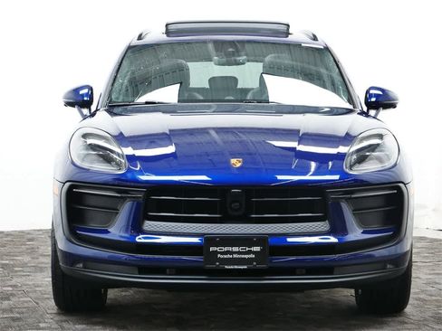 Used 2025 Porsche Macan image 10