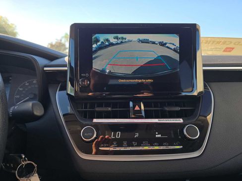 Certified 2024 Toyota Corolla LE image 28