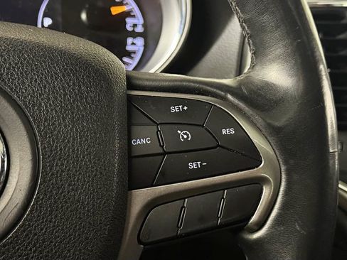 Used 2018 Jeep Grand Cherokee Altitude AWD/4WD image 17
