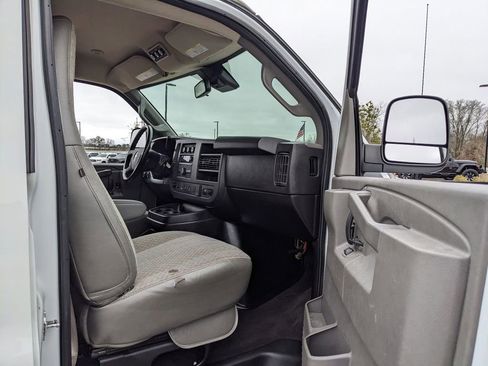 Used 2020 Chevrolet Express 3500 LT w/ LT Preferred Equipment Group image 27