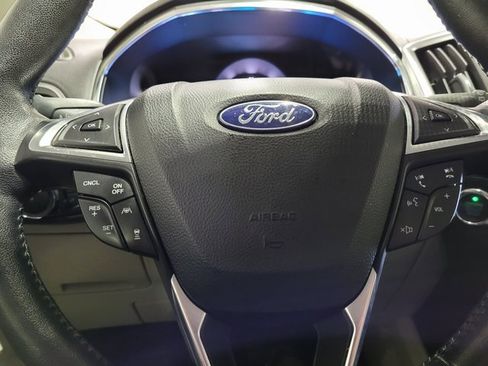 Used 2021 Ford Edge Titanium image 37