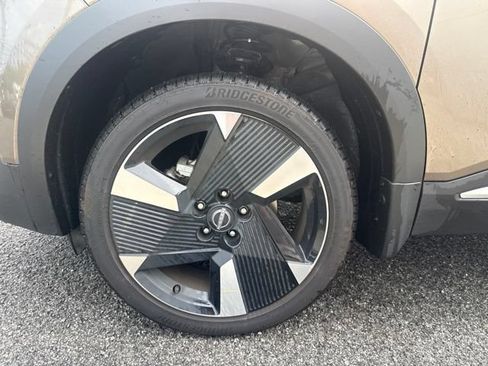 Used 2026 Nissan Kicks SR FWD image 3