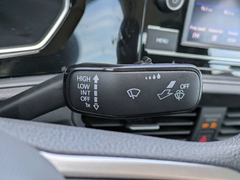 Certified 2022 Volkswagen Jetta S FWD image 35