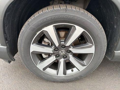 Certified 2023 Honda Pilot Touring image 10