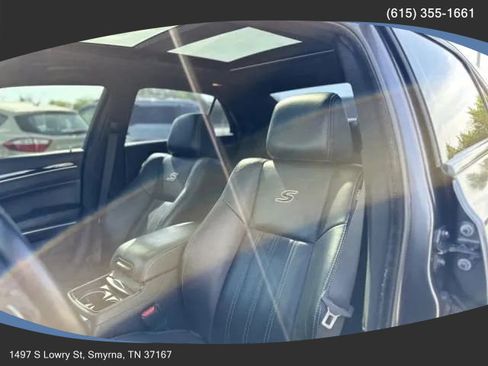 Used 2018 Chrysler 300 S w/ 300S Premium Group image 10