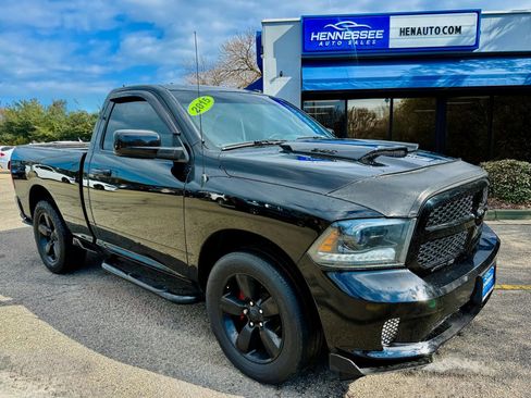 Used 2015 RAM 1500 Express w/ Black Ram 1500 Express Group RWD image 17