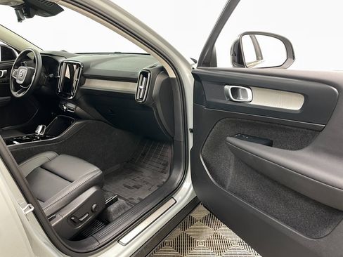 Used 2026 Volvo XC40 B5 Plus w/ Protection Package Premier image 37