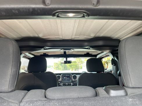 Used 2021 Jeep Wrangler Unlimited Sport image 37