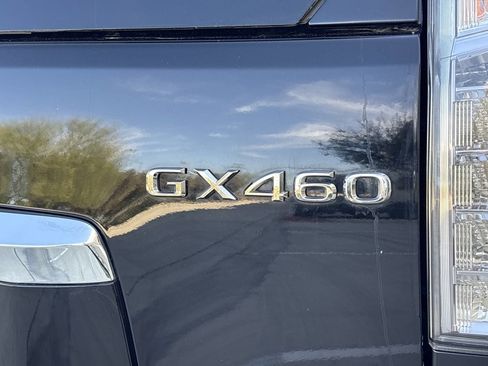 Used 2017 Lexus GX 460 image 10