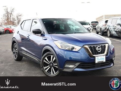 Used 2020 Nissan Kicks SR w/ SR Premium Package image 2