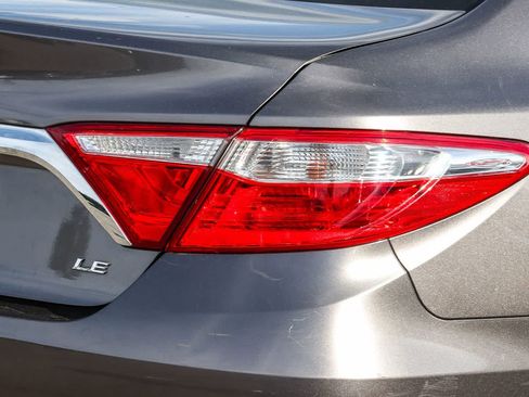 Used 2017 Toyota Camry LE image 11