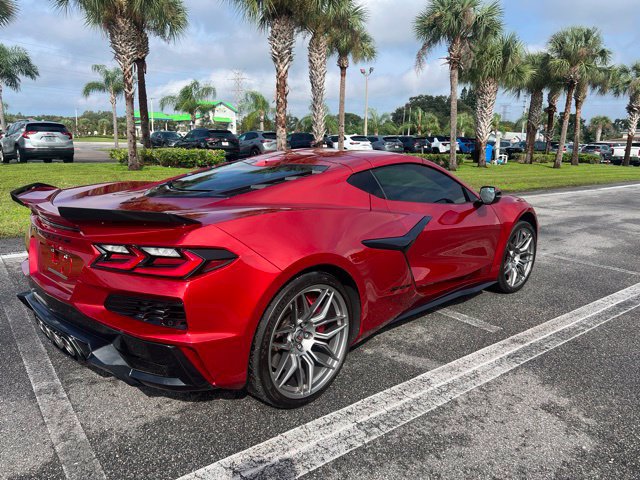 Used 2024 Chevrolet Corvette Z06 RWD image 3