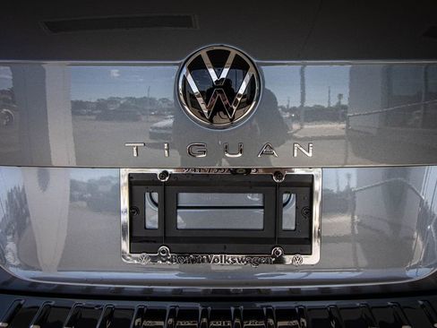 Used 2023 Volkswagen Tiguan S image 15
