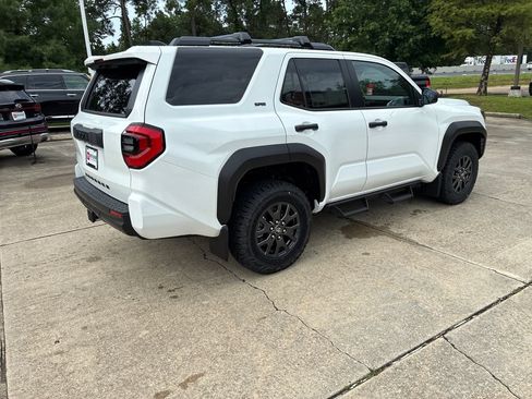 New 2026 Toyota 4Runner SR5 AWD/4WD image 7