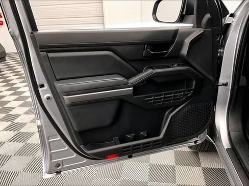 Used 2025 Toyota Tacoma SR5 AWD/4WD image 20