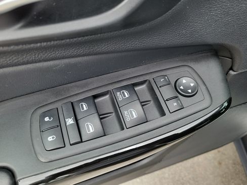 Used 2023 Jeep Cherokee Altitude Lux AWD/4WD image 17