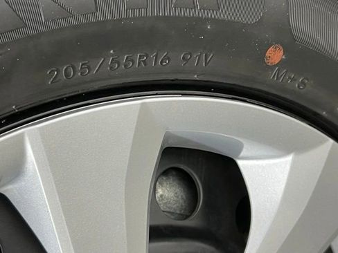 Used 2022 Toyota Corolla LE image 35