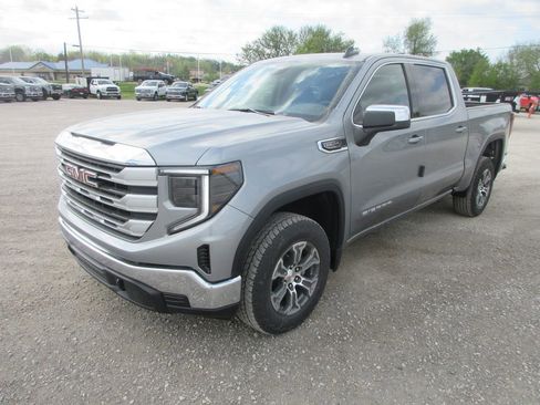 New 2026 GMC Sierra 1500 SLE image 10