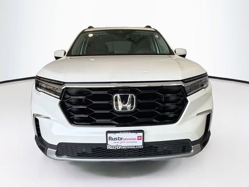 Used 2025 Honda Pilot Touring image 2