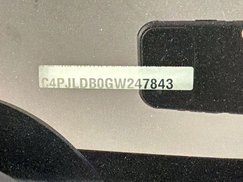 Used 2016 Jeep Cherokee Limited image 19