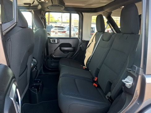 Used 2021 Jeep Wrangler Unlimited Sport AWD/4WD image 12