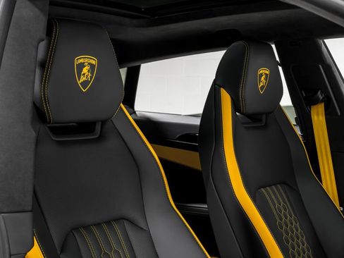 Used 2025 Lamborghini Urus S AWD/4WD image 40