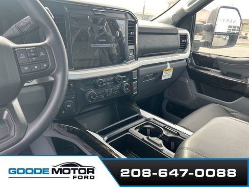 New 2025 Ford F250 XLT w/ Black Appearance Package AWD/4WD image 11