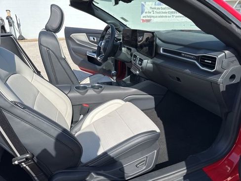 Used 2025 Ford Mustang GT Premium RWD image 28