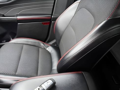 Used 2025 Ford Escape ST-Line image 30