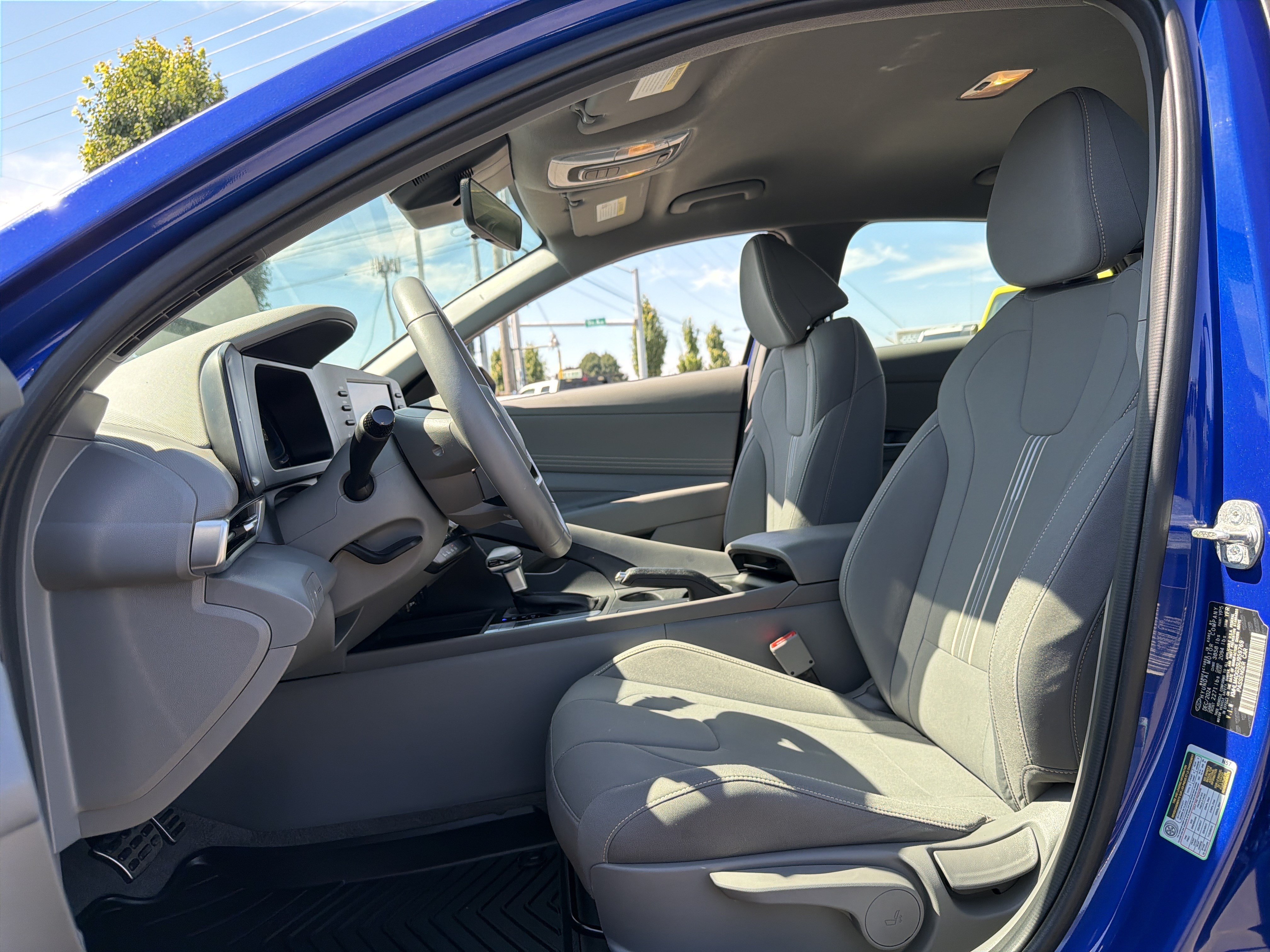 Used 2025 Hyundai Elantra Sport FWD image 10