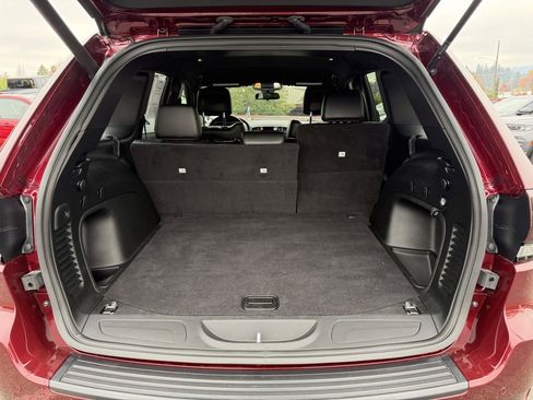 Used 2021 Jeep Grand Cherokee Laredo X image 13