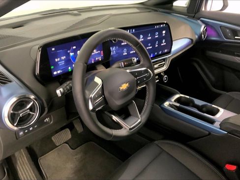 Used 2025 Chevrolet Equinox EV LT FWD image 14