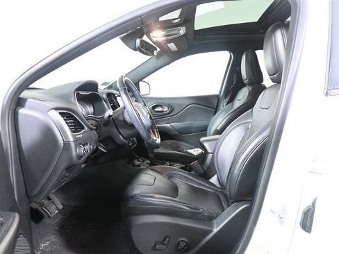 Used 2020 Jeep Cherokee High Altitude AWD/4WD image 3
