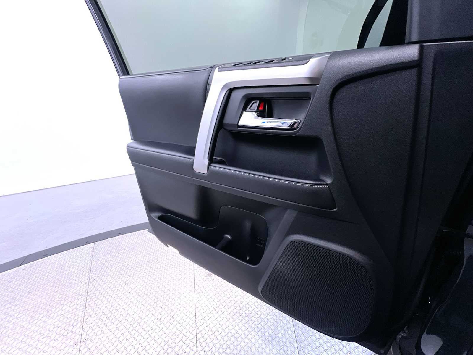 Used 2024 Toyota 4Runner SR5 Premium w/ Moonroof Package AWD/4WD image 32