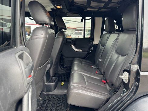 Used 2015 Jeep Wrangler Unlimited Sahara w/ Katzkin Premium Leather Group image 16