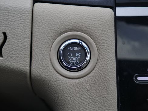 Used 2017 Ford Taurus Limited image 10