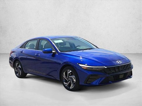 New 2026 Hyundai Elantra Limited FWD image 7