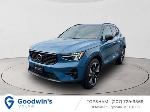 Certified 2023 Volvo XC40 B5 Plus w/ Driver Assist Package AWD/4WD image 1