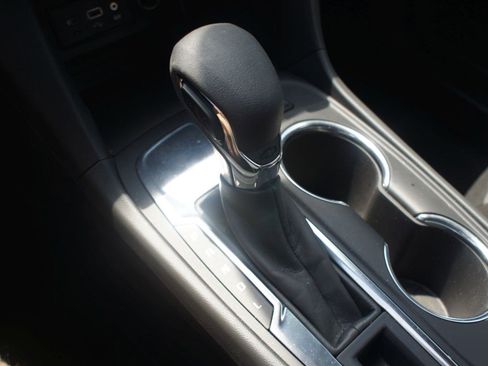 Used 2024 Chevrolet Equinox LT FWD image 11