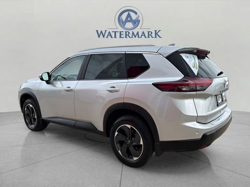 Certified 2024 Nissan Rogue SV w/ SV Premium Package AWD/4WD image 3