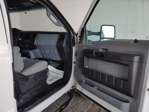 Used 2012 Ford F550 2WD Crew Cab Super Duty w/ Payload Upgrade Pkg image 10