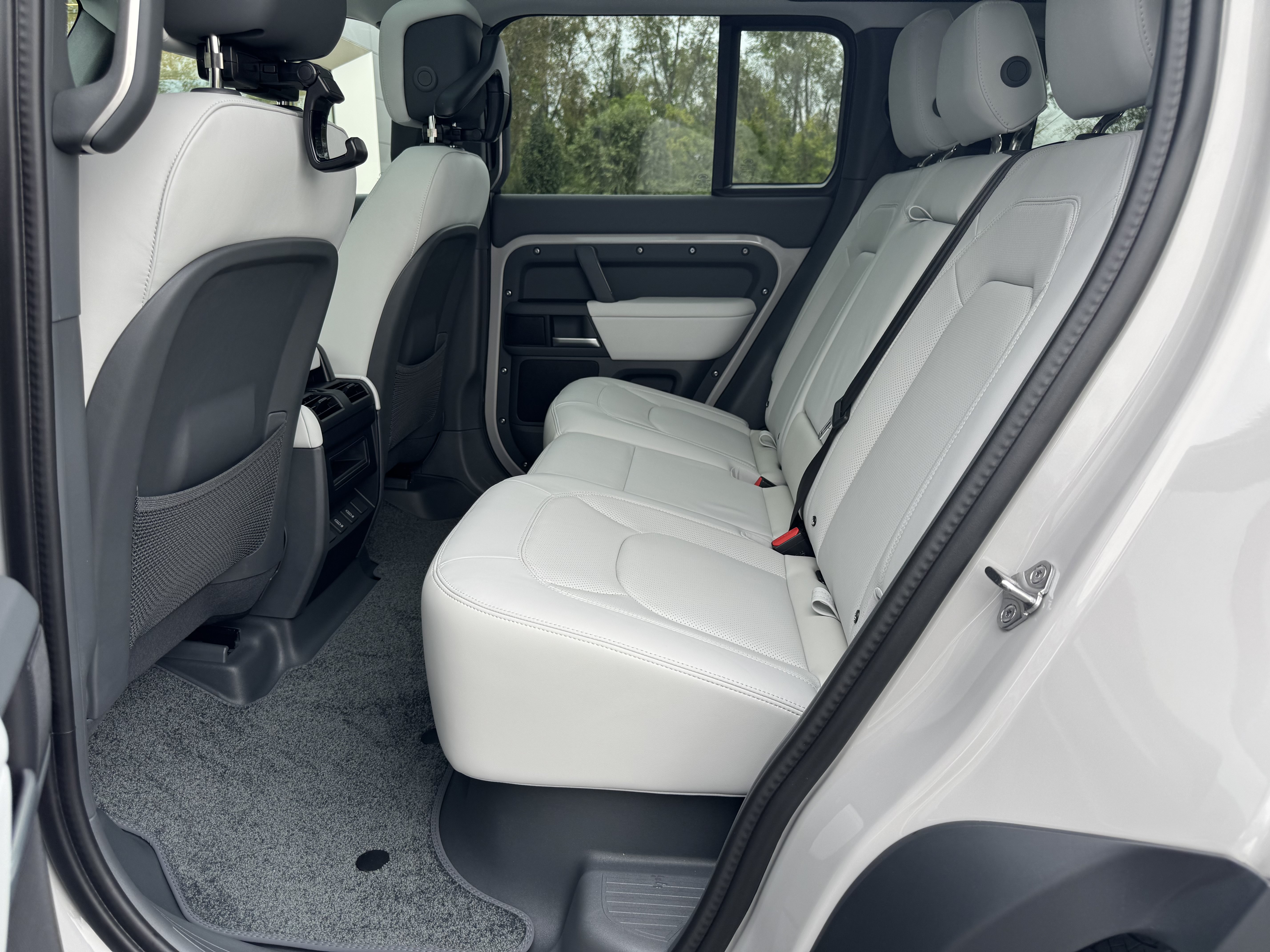 New 2026 Land Rover Defender 110 S AWD/4WD image 5