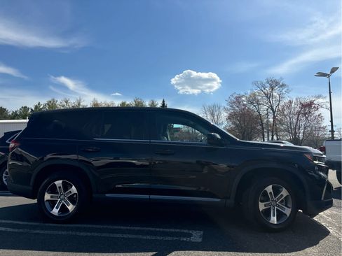 Certified 2023 Honda Pilot EX-L image 4