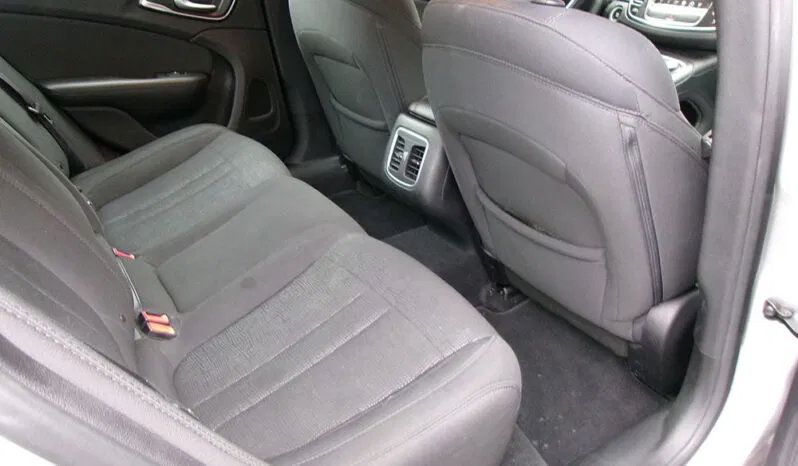 Used 2016 Chrysler 200 Limited w/ Convenience Group FWD image 10