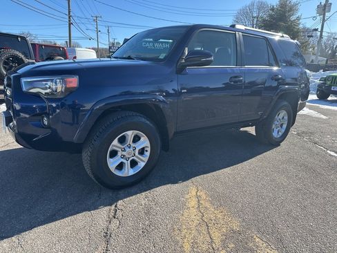 Used 2023 Toyota 4Runner SR5 Premium w/ Moonroof Package image 2
