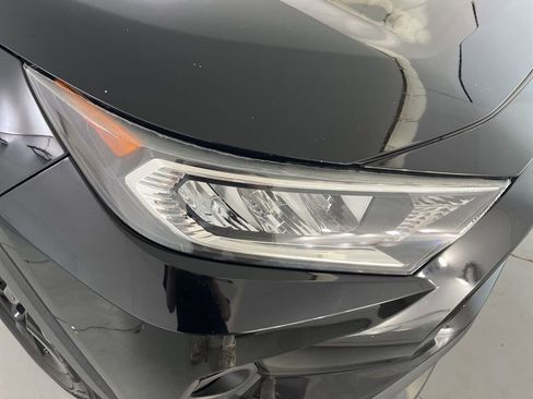 Used 2021 Toyota RAV4 XLE FWD image 35