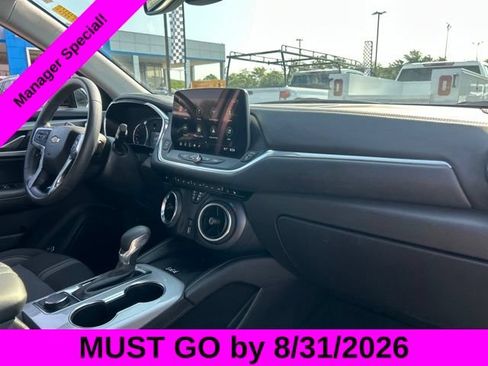 Used 2024 Chevrolet Blazer LT w/ Convenience Package FWD image 32