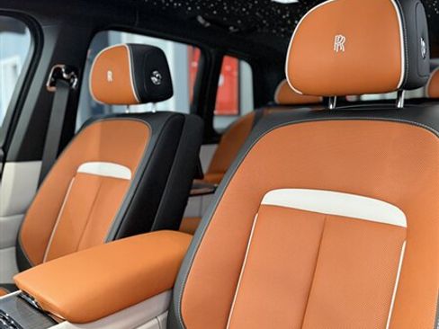 Used 2026 Rolls-Royce Cullinan AWD/4WD image 11