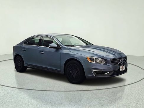 Used 2017 Volvo S60 T5 Inscription Platinum FWD image 8